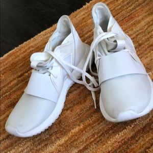 Adidas women’s tubular white size 8 1/2